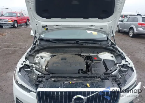 2021 Volvo Xc60 T5 Inscription z USA, uszkodzony, nr VIN YV4102DL9M1855281